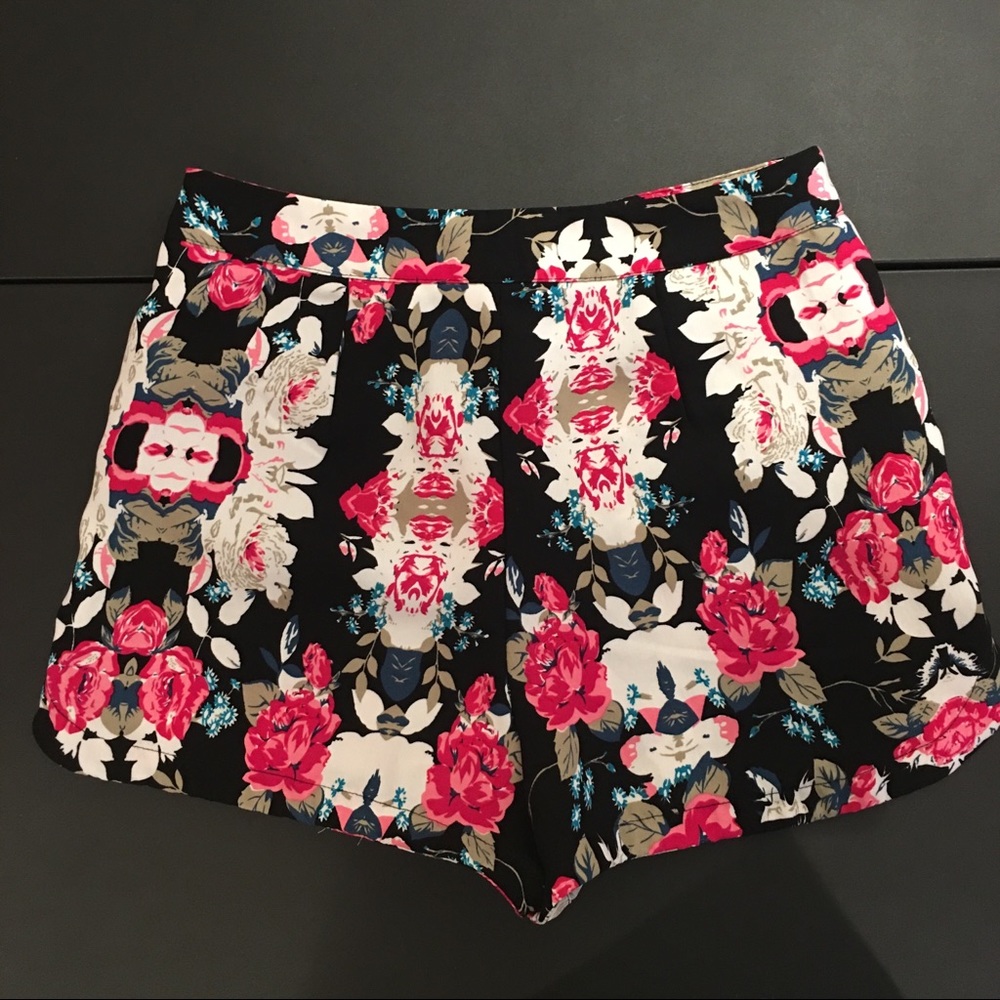 Flowered  Shorts with Pockets